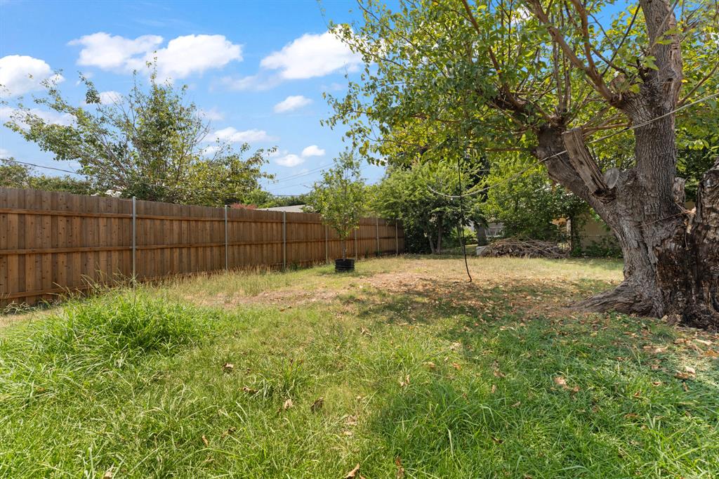 1825 Avenue B Property Photo 12