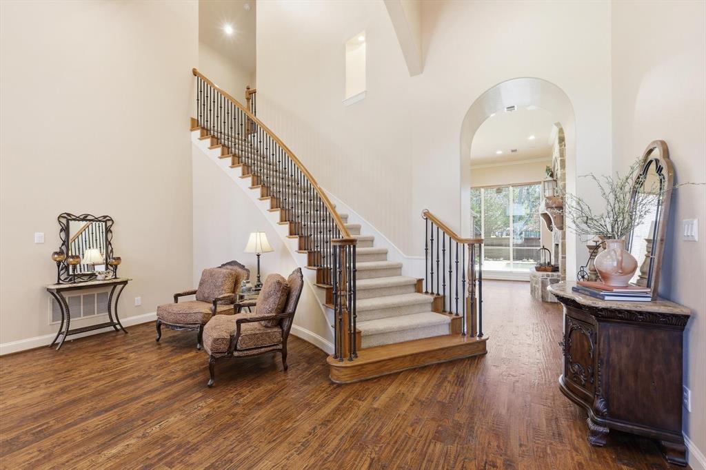 4629 Manor Way Property Photo 6
