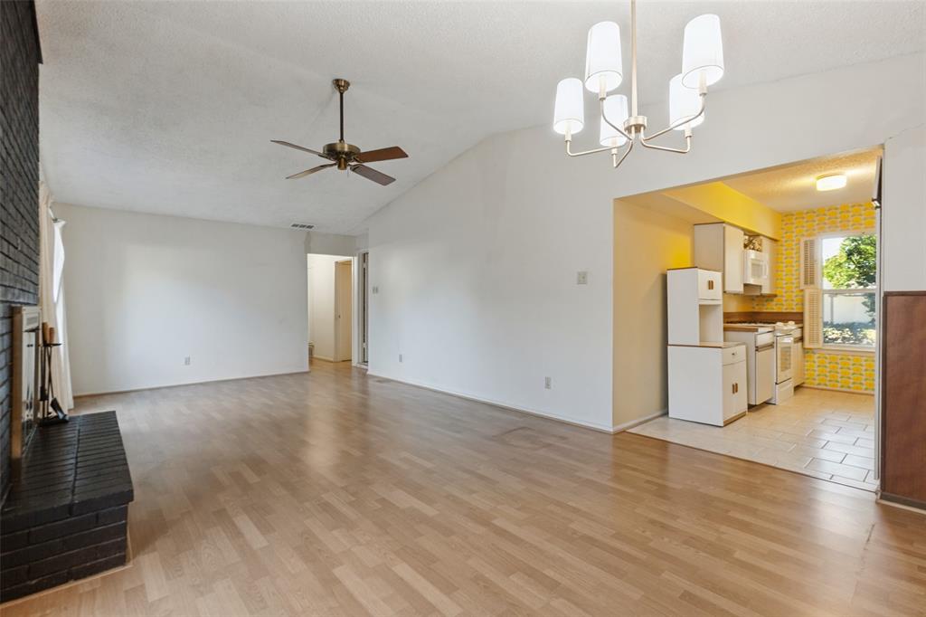 428 Sandy Trail Property Photo 6