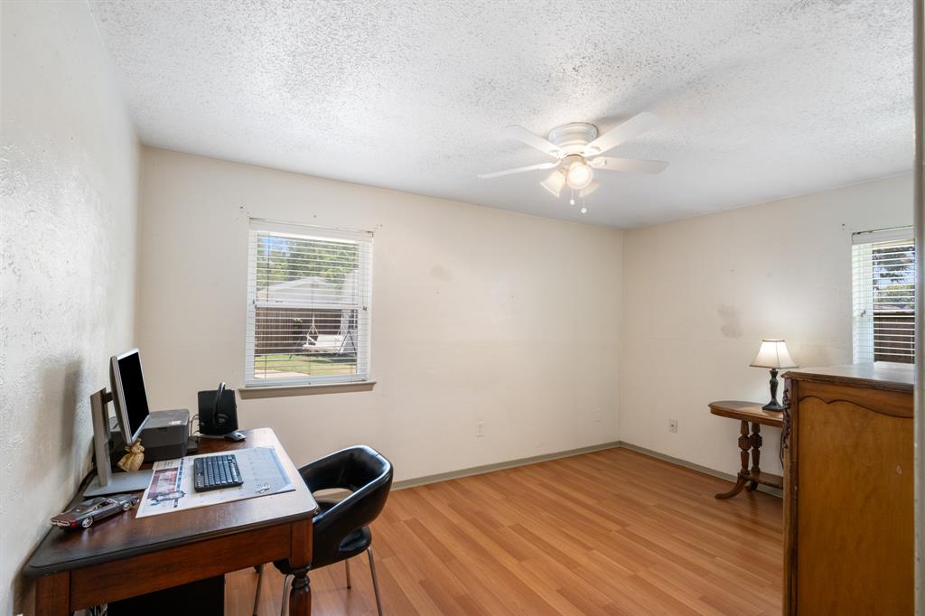 301 Gloria Street Property Photo 11