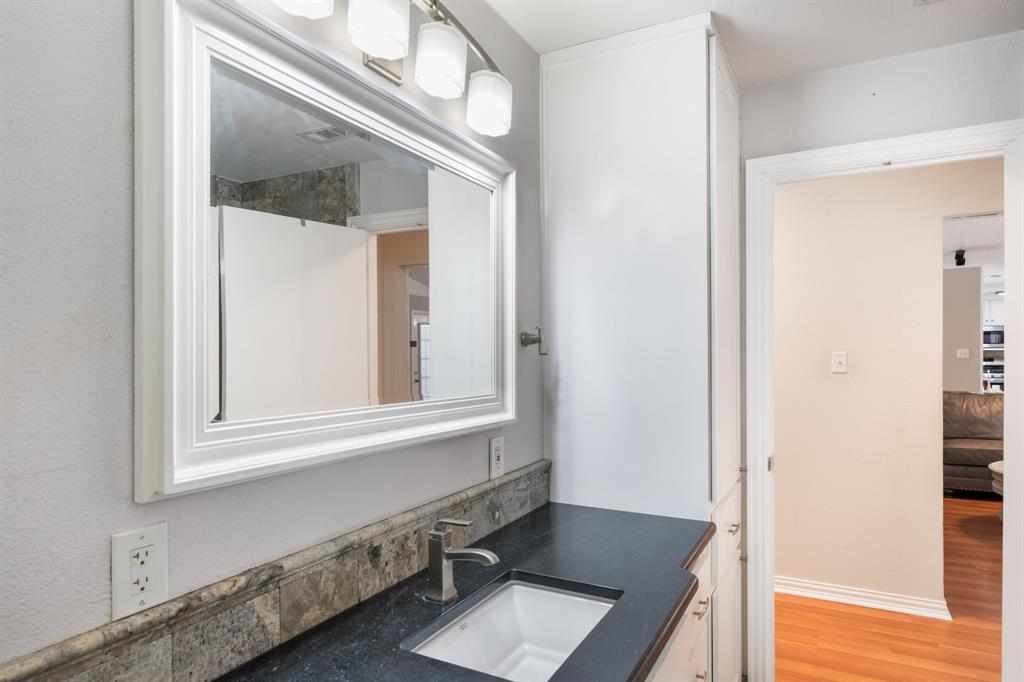 301 Gloria Street Property Photo 14