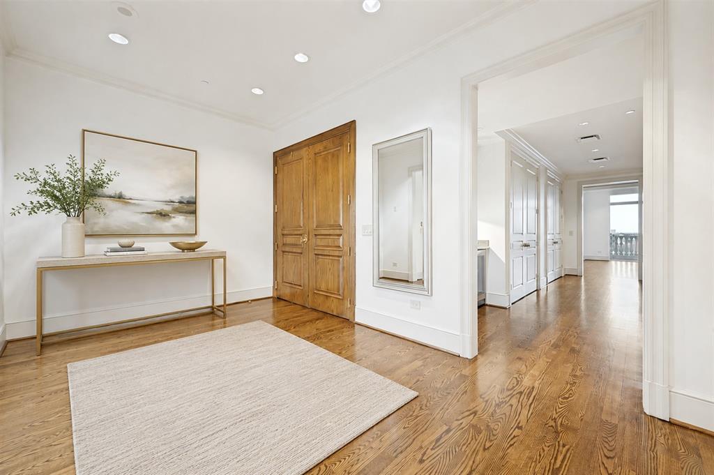 3505 Turtle Creek Boulevard 10c Property Photo 6