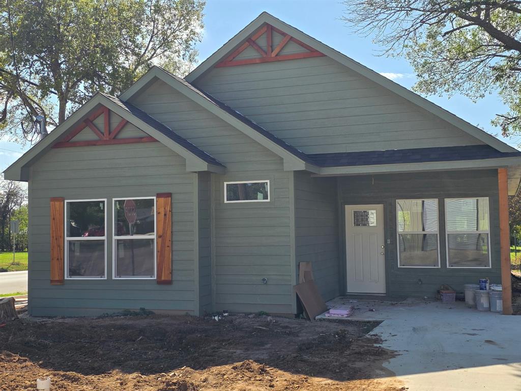 201 W Cherry Street Property Photo 1