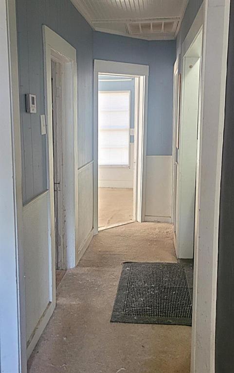 402 S Avenue D Property Photo 12