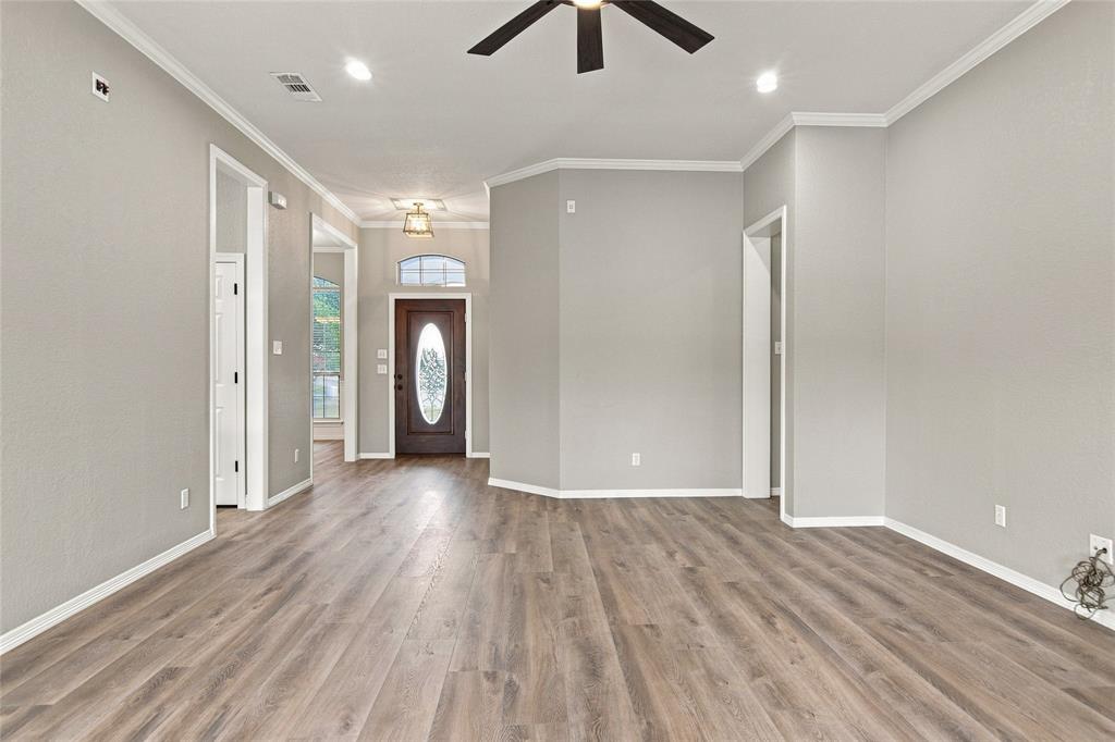 14008 Northwest Court Property Photo 6