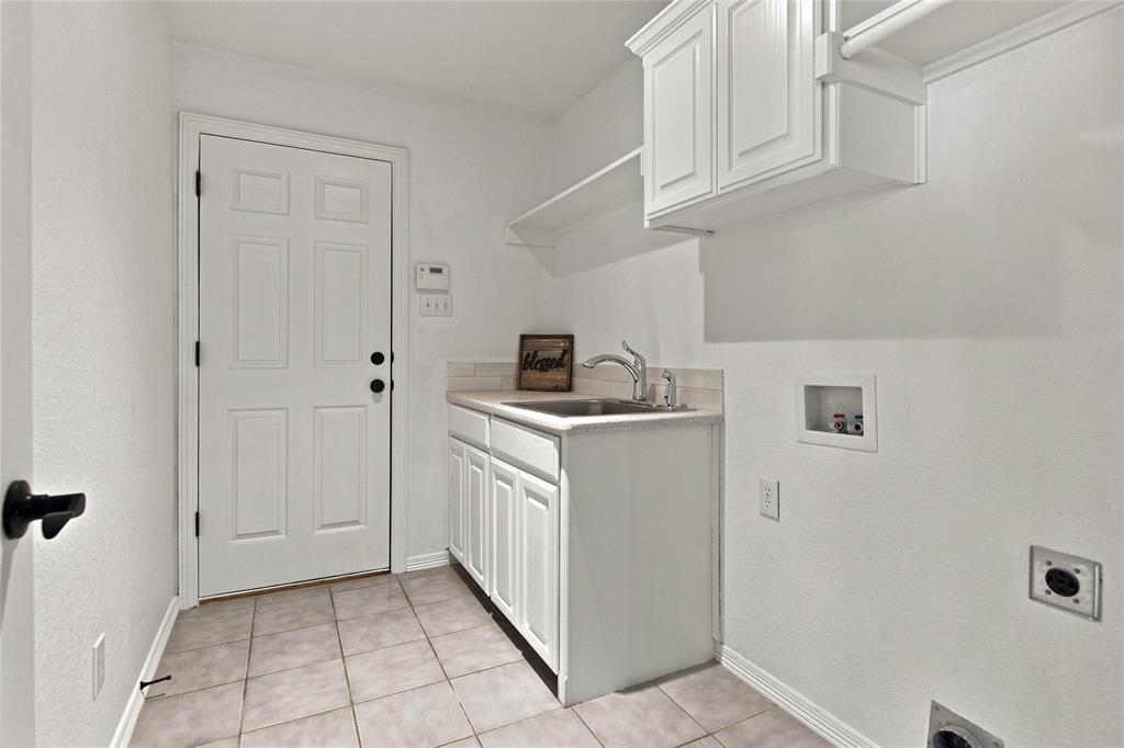 14008 Northwest Court Property Photo 27
