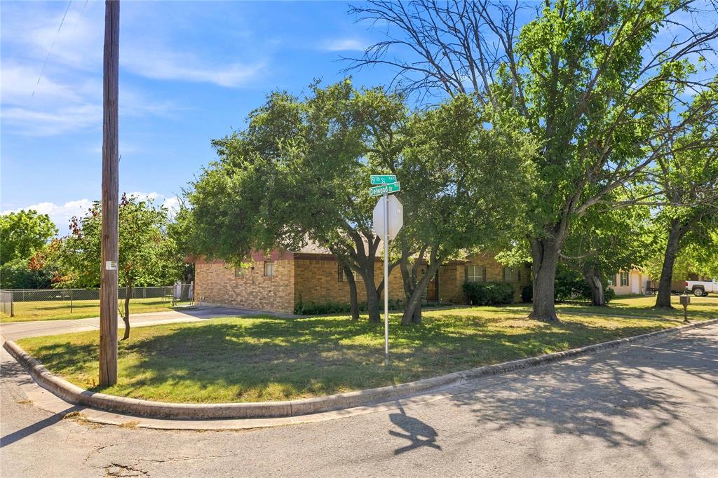 4309 9th Street Property Photo 2