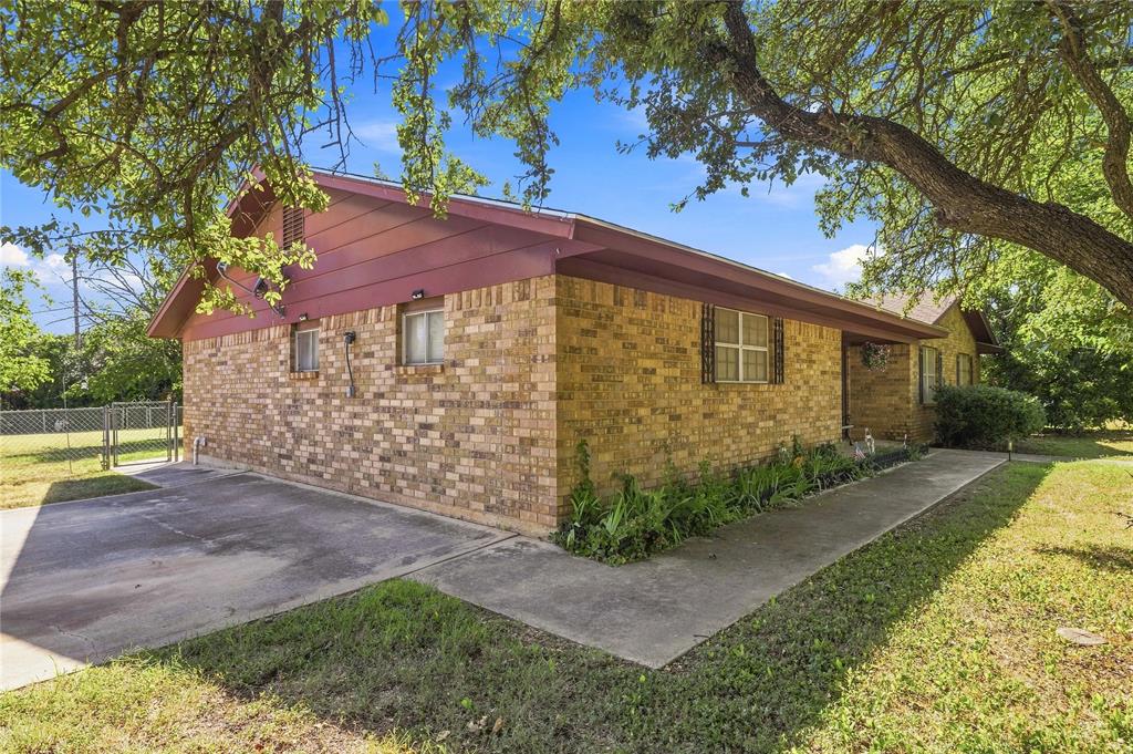 4309 9th Street Property Photo 3