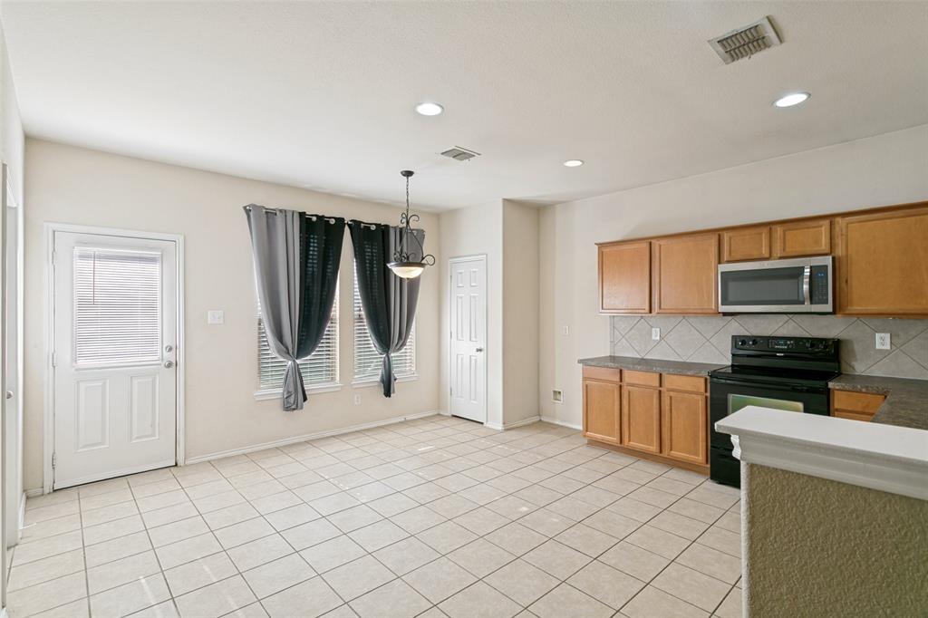 8824 Noontide Drive Property Photo 7