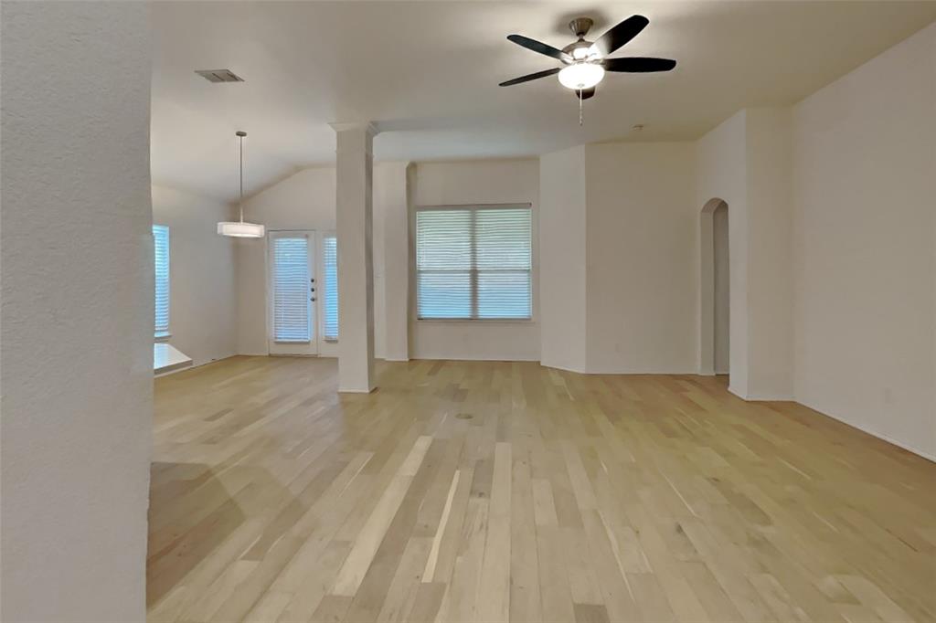 405 Hackberry Drive Property Photo 3