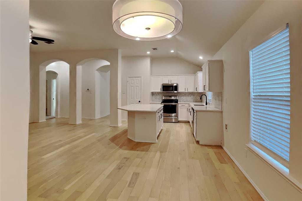 405 Hackberry Drive Property Photo 4