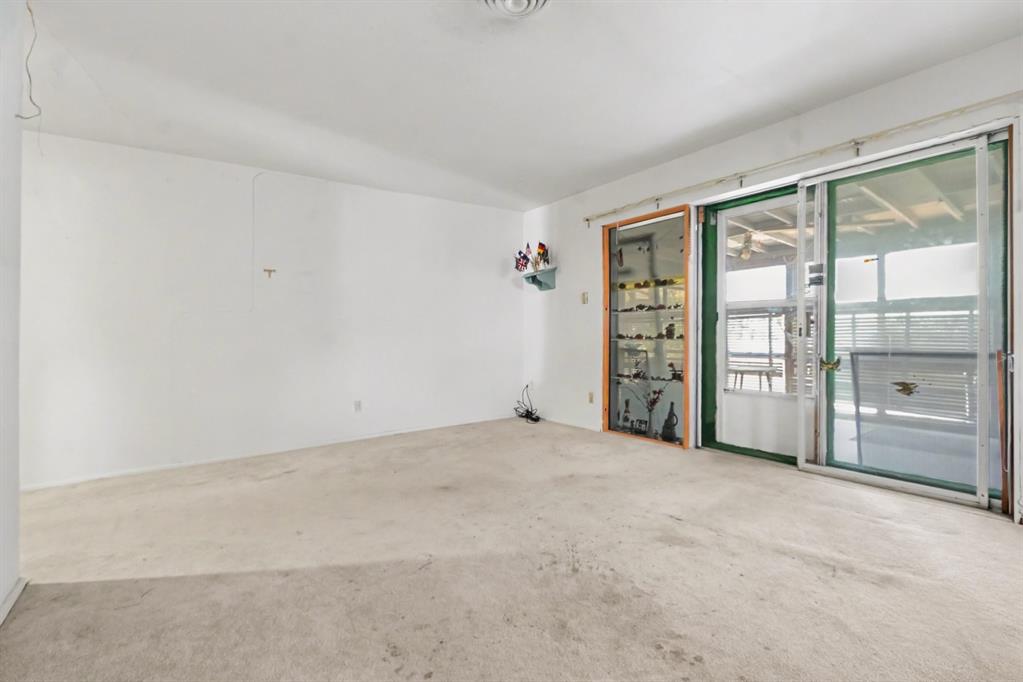 1932 Pilgrim Drive Property Photo 3