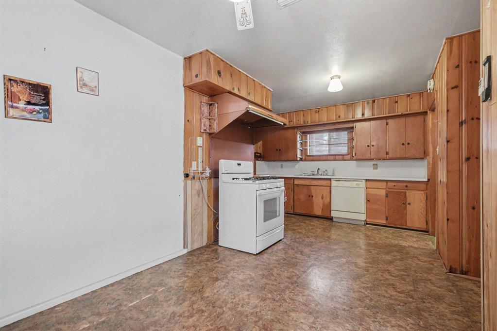 1932 Pilgrim Drive Property Photo 4