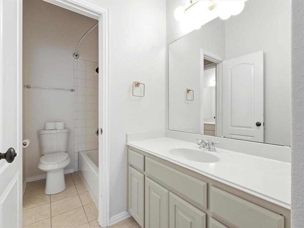 4956 Exposition Way Property Photo 24