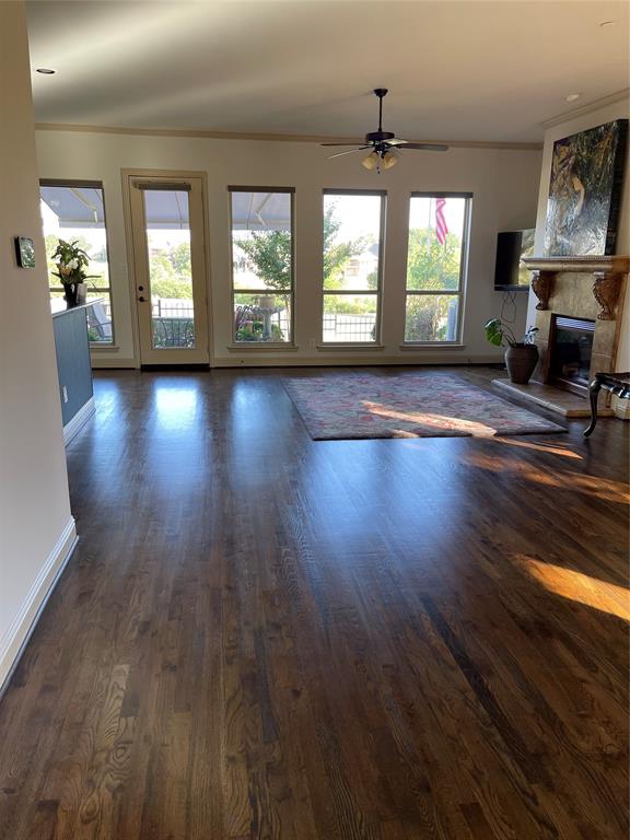 300 Mozart Way Property Photo 10