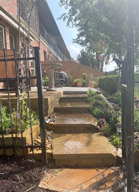 300 Mozart Way Property Photo 18