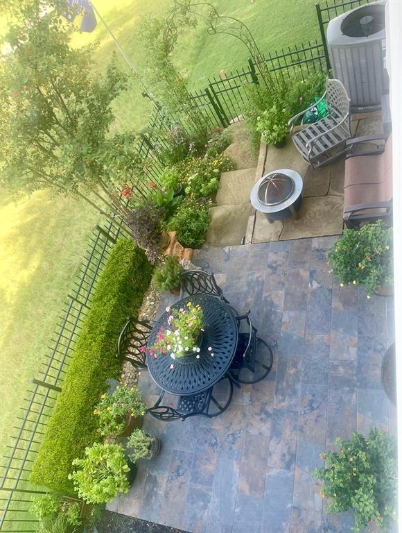 300 Mozart Way Property Photo 21