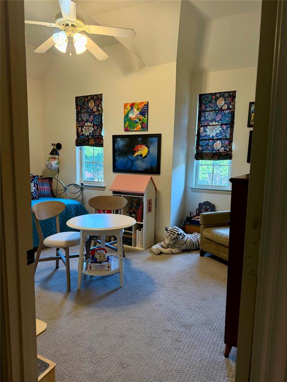 300 Mozart Way Property Photo 27