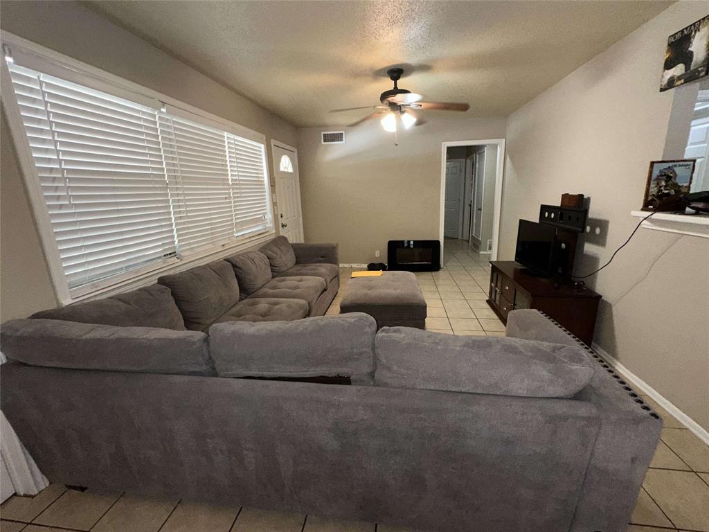 2704 Marbella Lane Property Photo 3