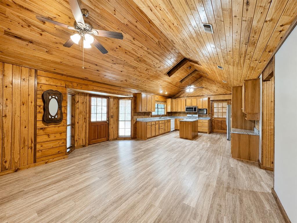 6260 Farm Road 197 Property Photo 15