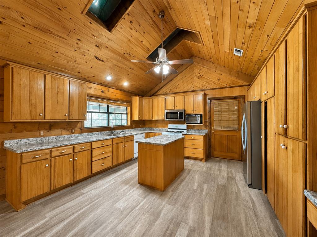 6260 Farm Road 197 Property Photo 22