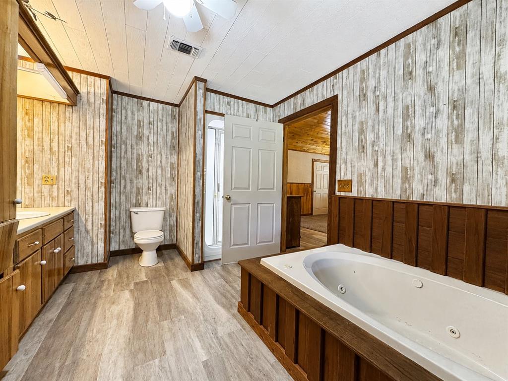 6260 Farm Road 197 Property Photo 26