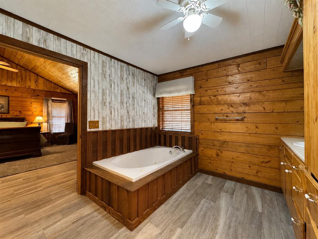 6260 Farm Road 197 Property Photo 27