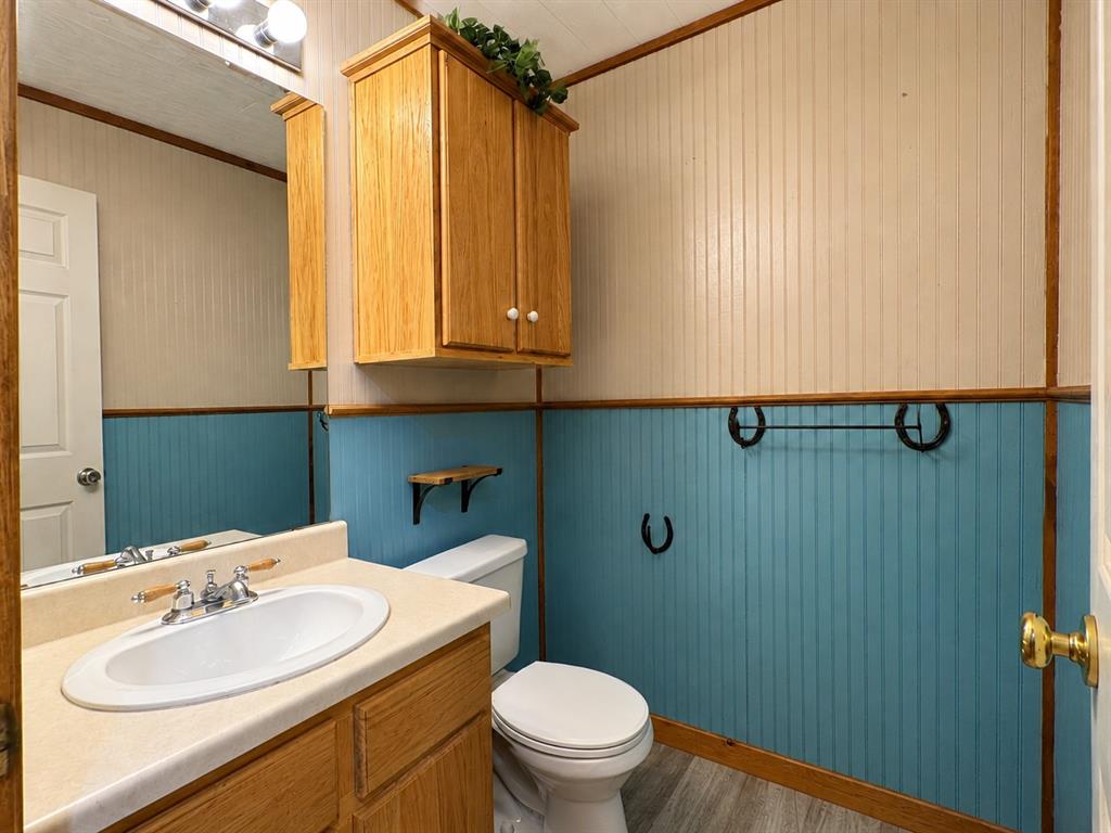 6260 Farm Road 197 Property Photo 32