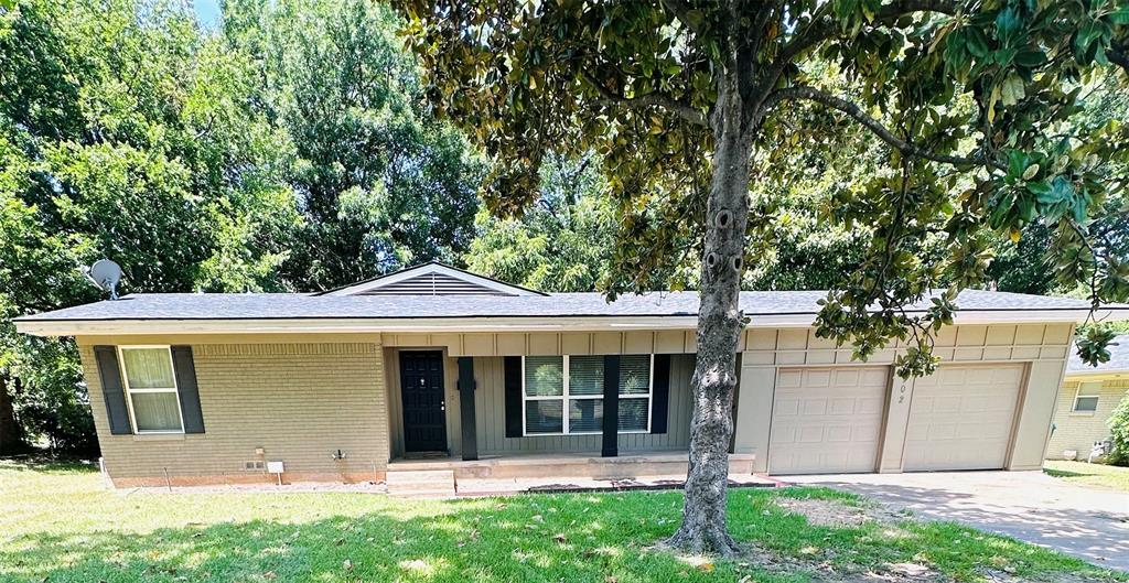 902 Crestview Drive Property Photo 1