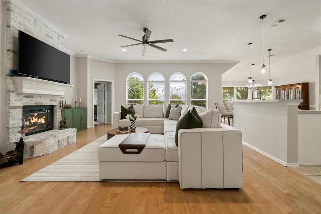 301 Carriage Lane Property Photo 3