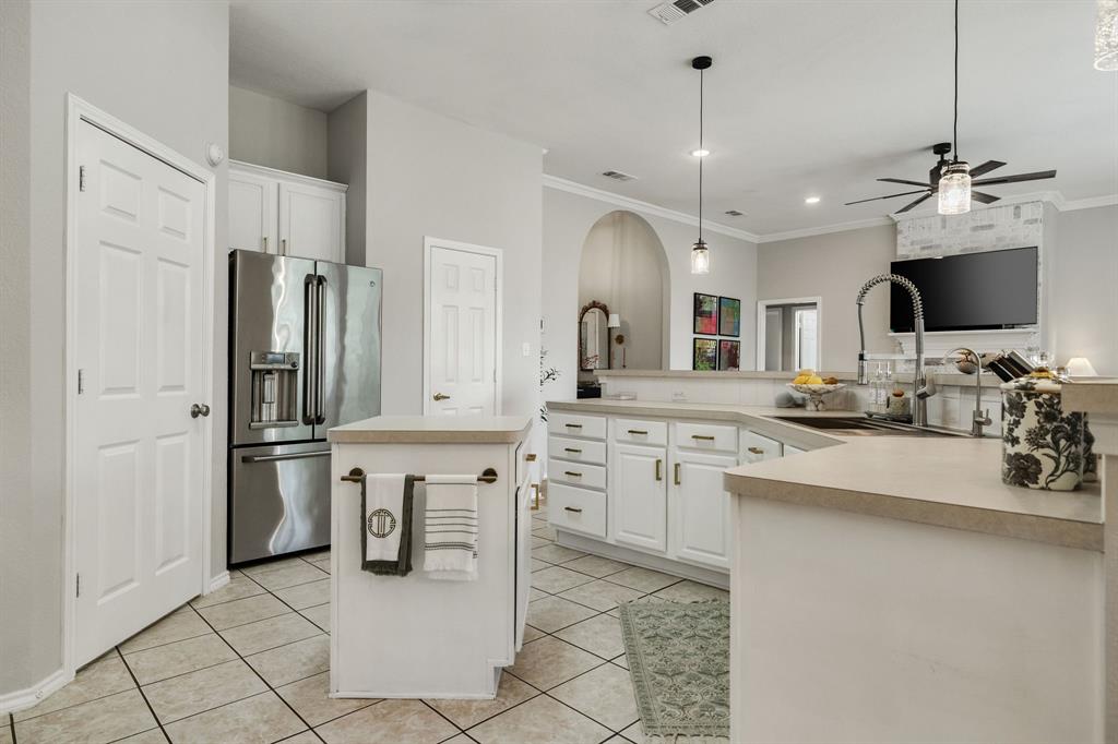 301 Carriage Lane Property Photo 13