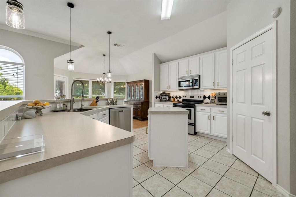 301 Carriage Lane Property Photo 16