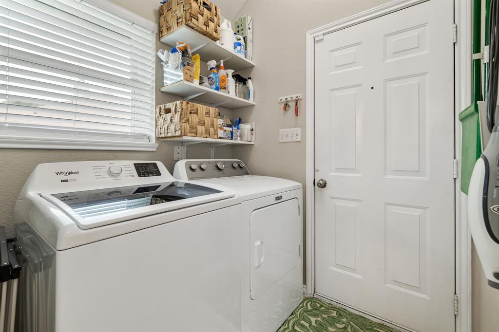 301 Carriage Lane Property Photo 29