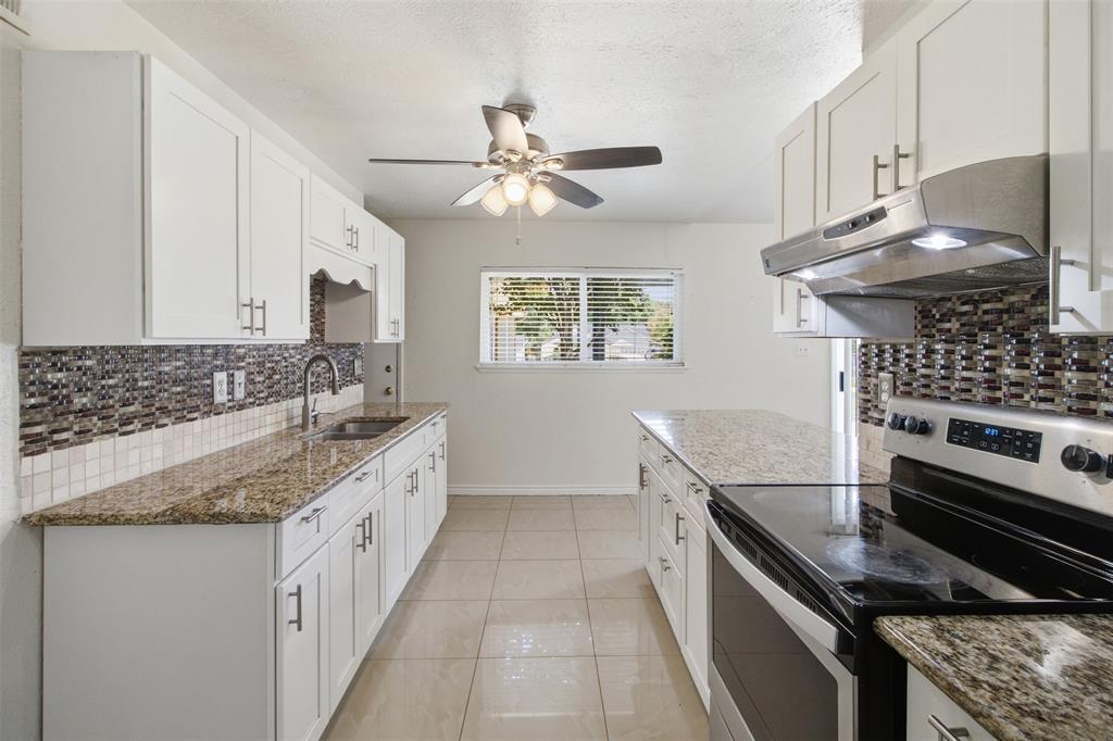 3709 Yaupon Drive Property Photo 9