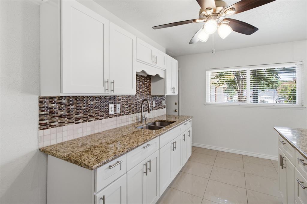 3709 Yaupon Drive Property Photo 11
