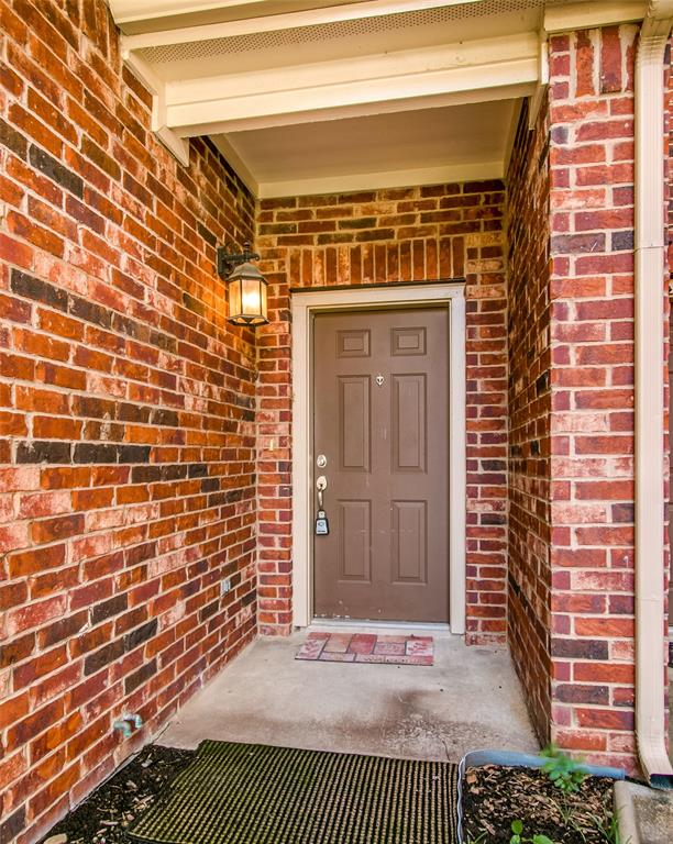 1041 Colonial Drive Property Photo 4