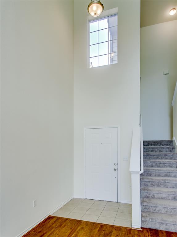 1041 Colonial Drive Property Photo 5