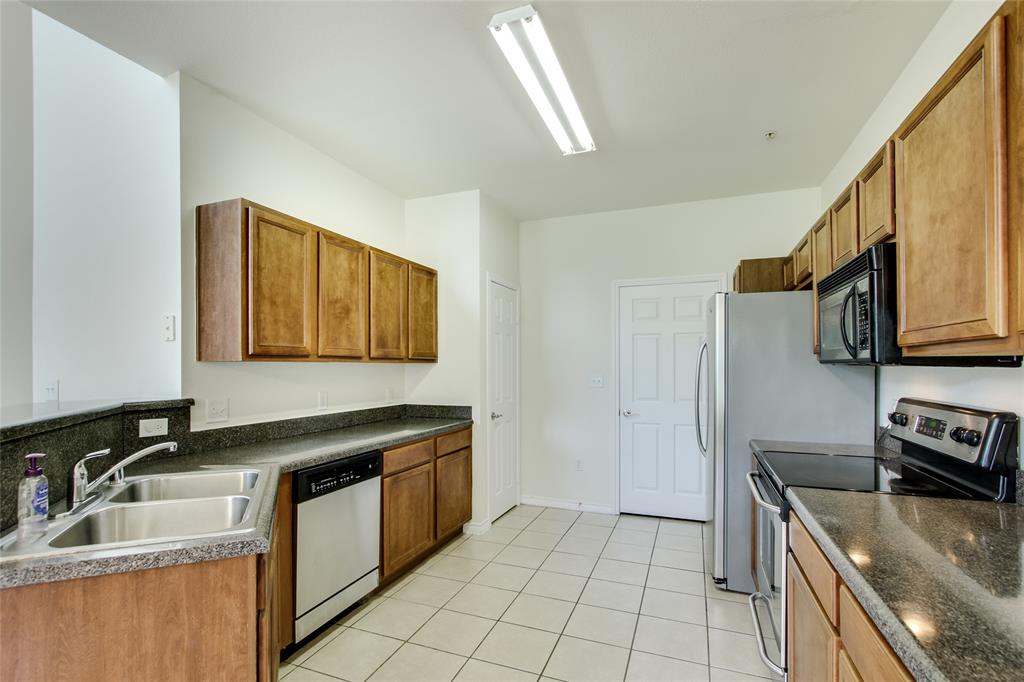 1041 Colonial Drive Property Photo 12