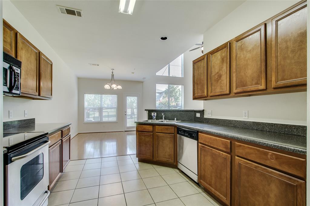 1041 Colonial Drive Property Photo 14