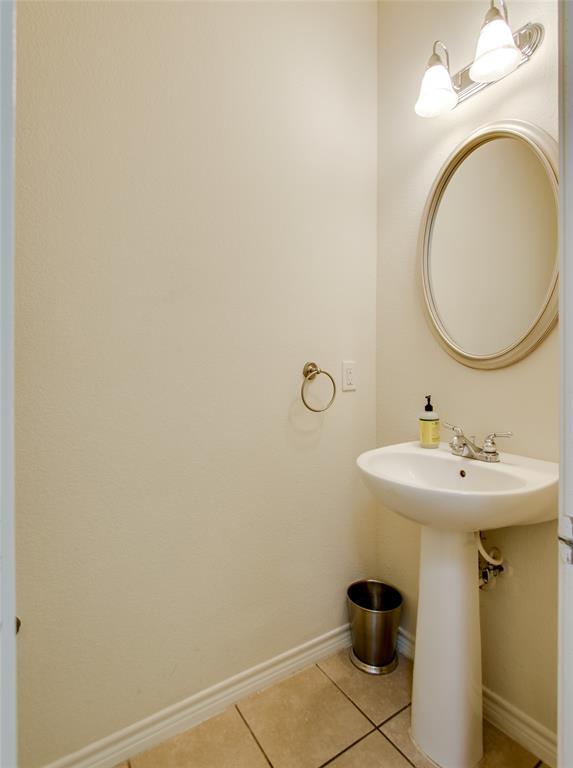 1041 Colonial Drive Property Photo 15