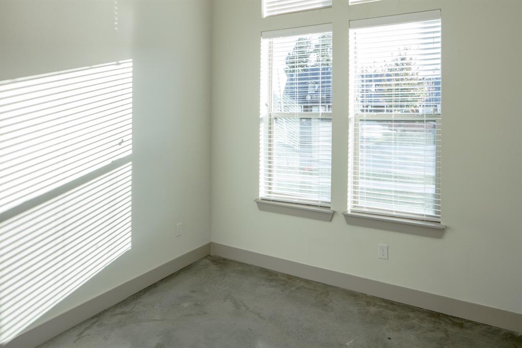 601 N Oak Street 116 Property Photo 12