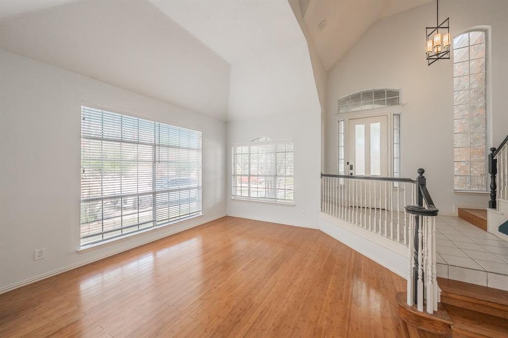 10503 Waters Drive Property Photo 4