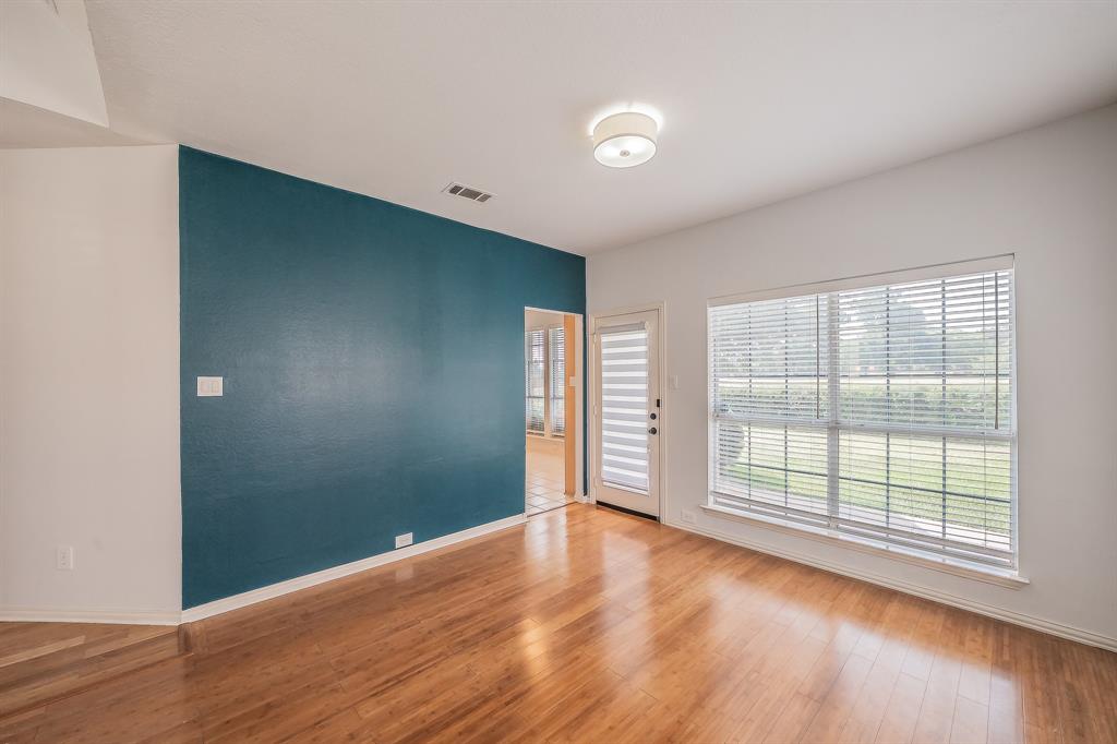 10503 Waters Drive Property Photo 6