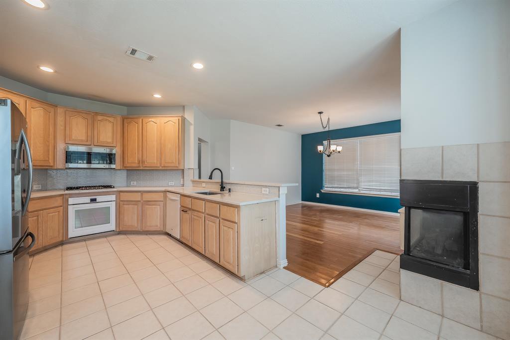 10503 Waters Drive Property Photo 12