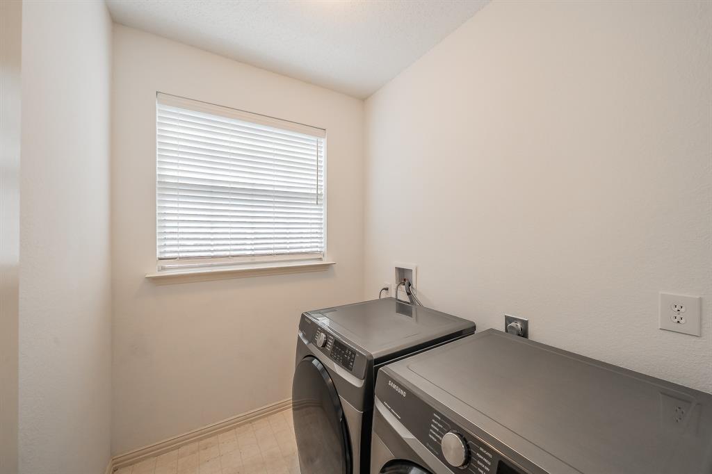 10503 Waters Drive Property Photo 19