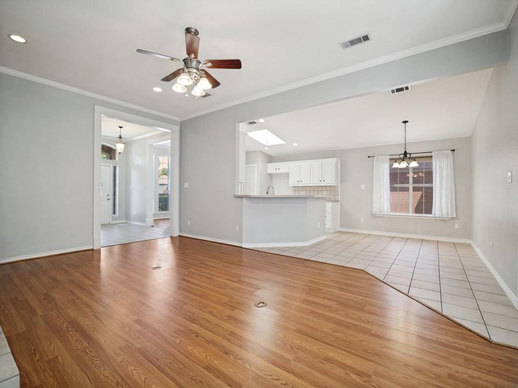 952 Chad Way Property Photo 8