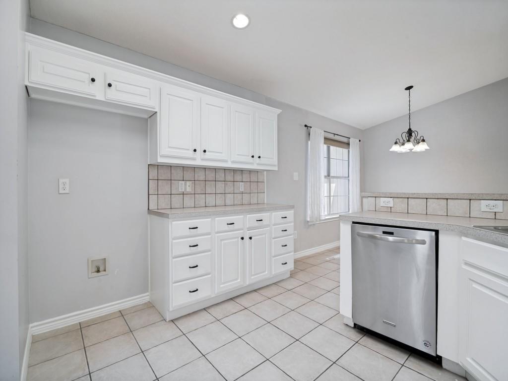 952 Chad Way Property Photo 12