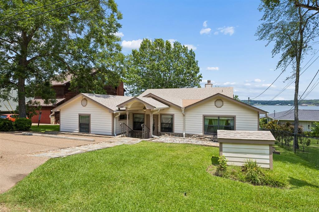 140 Pin Oak Drive Property Photo 1