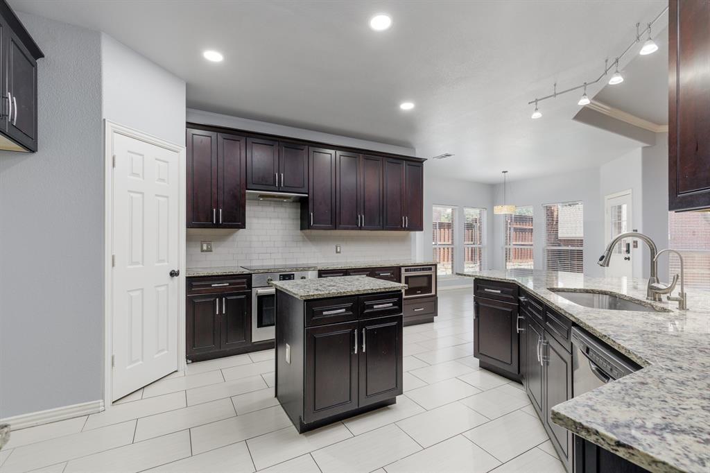 1913 Abilene Way Property Photo 14