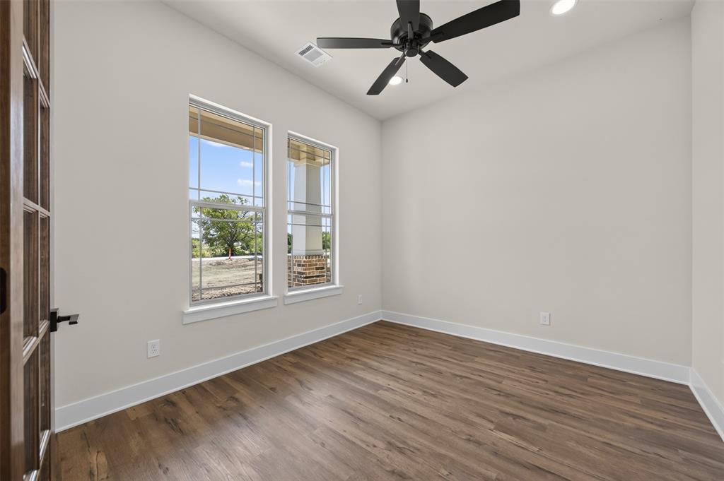 181 Chisholm Trail Property Photo 9